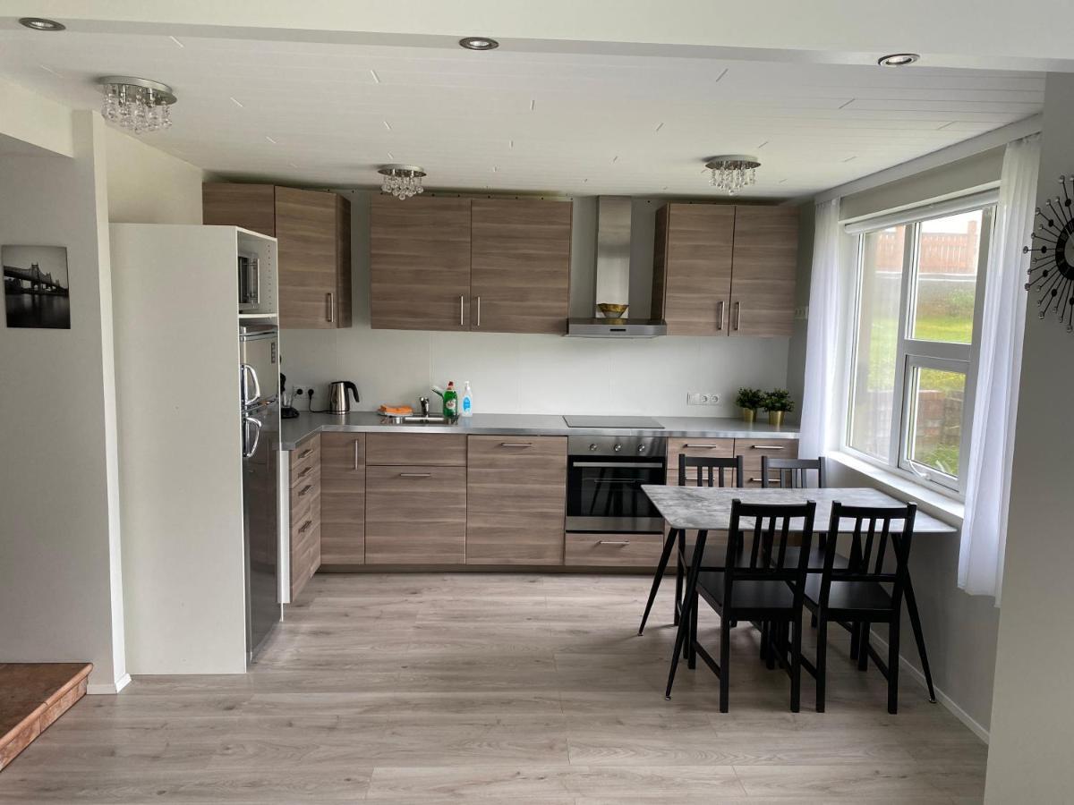 Sol Apartment Keflavik Bagian luar foto