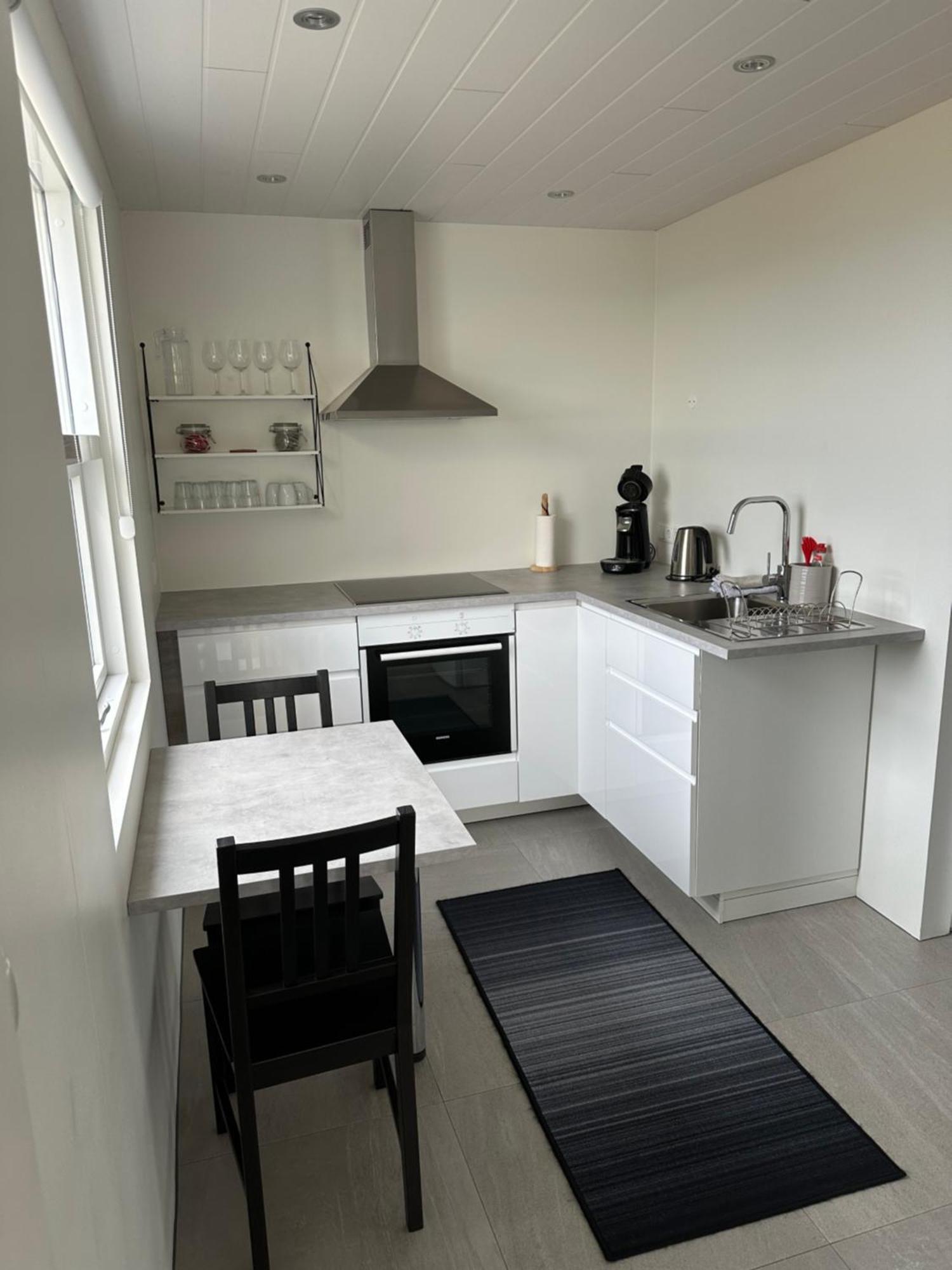 Sol Apartment Keflavik Bagian luar foto