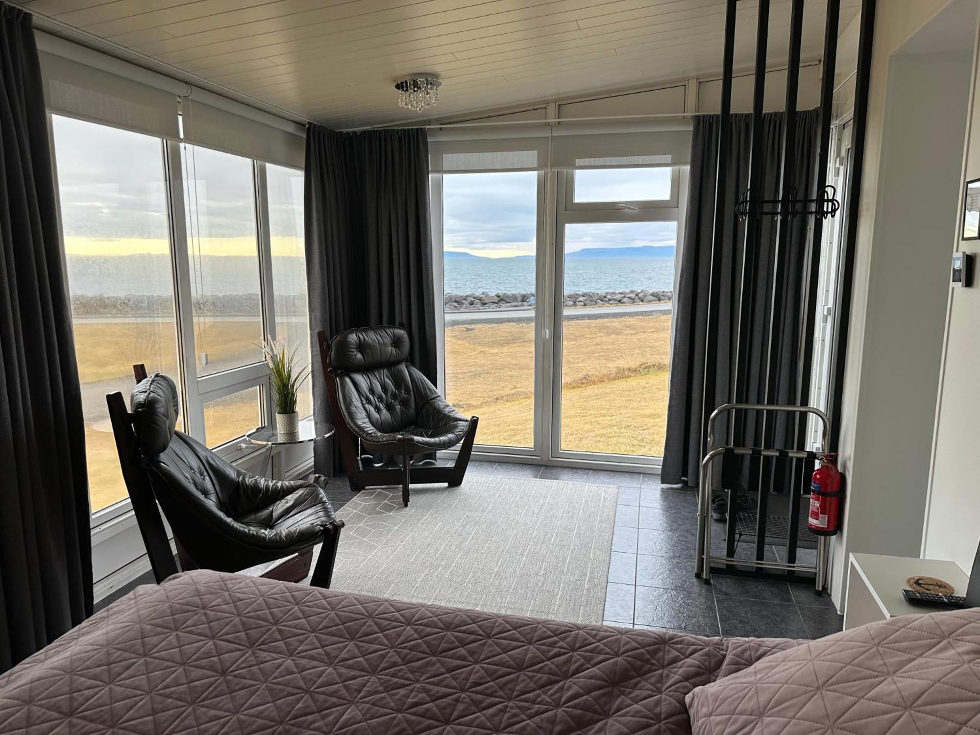Sol Apartment Keflavik Bagian luar foto