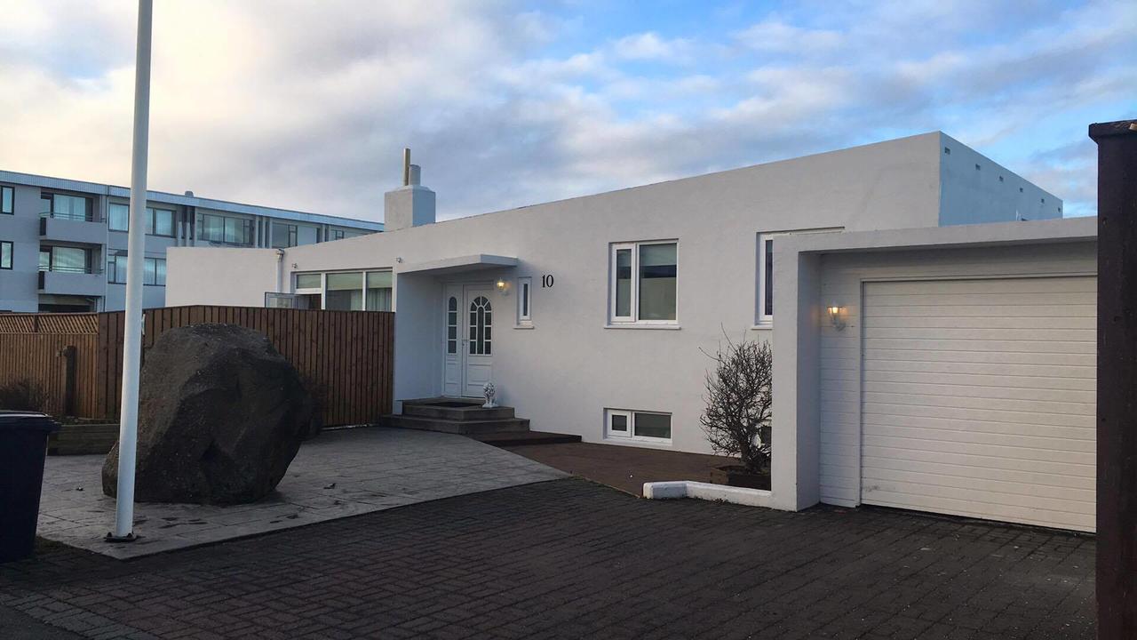 Sol Apartment Keflavik Bagian luar foto